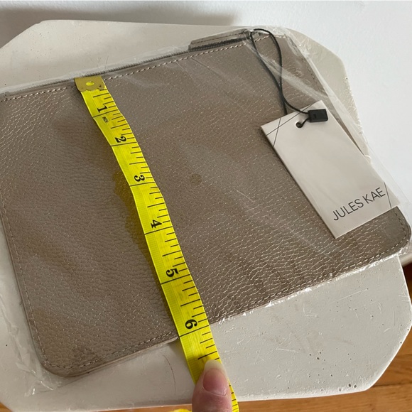 Jules Kae Cosmetic Makeup Bag - Pebbled Platinum Color NWT - Picture 7 of 7